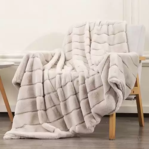 Luxury Soft Faux Fur Blanket Throw Blanket